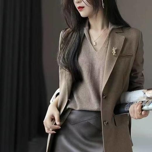 天衣无缝小V领连帽羊毛衫 商品图1