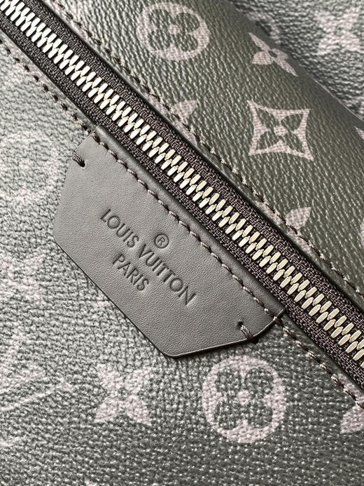 秋冬特惠💰1450 渠道级LV【全钢五金 MB163c01变码芯片】te级LV 全套包装 M22558黑花 本款 Discovery 小号双肩包 商品图4