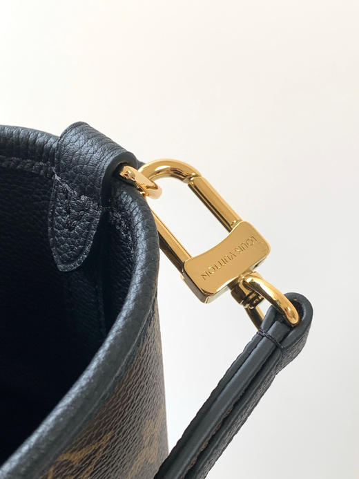 秋冬特惠💰1380 渠道级LV【全钢五金 变码芯片】te级LV 全套包装 M12099老花黑色 Neverfull Bandoulière Inside Out BB手袋 商品图4