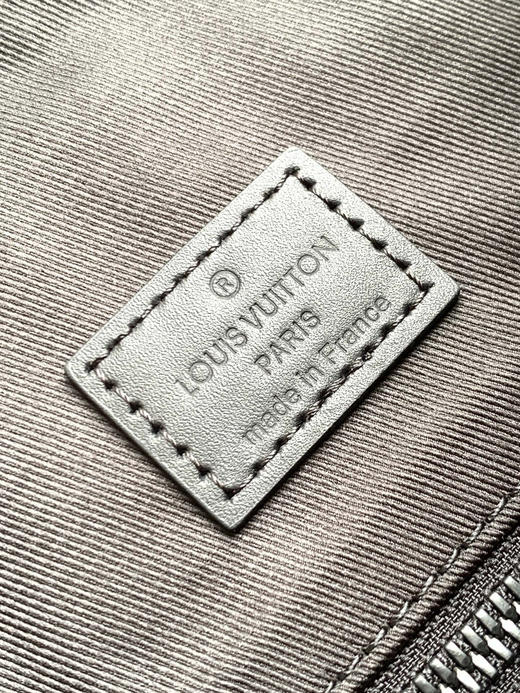 秋冬特惠💰1630 渠道级LV【全钢五金 MB163c01变码芯片】te级LV 全套包装 M55699黑色原厂皮 本款Christopher 中号双肩包 商品图8