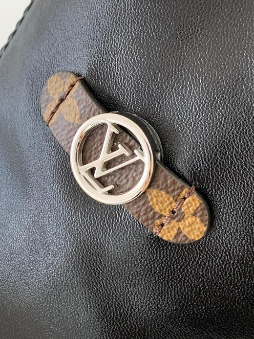 秋冬特惠💰1630 渠道级LV【全钢五金 MB163c01变码芯片】te级LV 全套包装 M25545黑色 Off Duty中号手袋出自LVVibe系列 商品图5