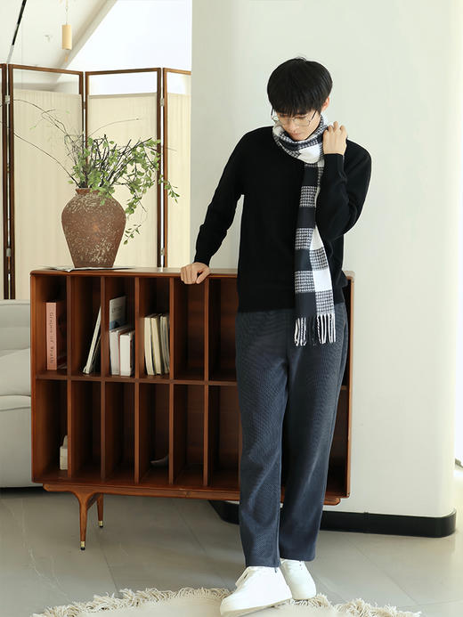 【冬季穿搭万金油  一件顶三件的羊绒衫】男士羊绒衫  100%羊绒面料  亲肤柔软又保暖  款式简约大方  上身稳重有型  给老公、老爸十足关爱~ 商品图1