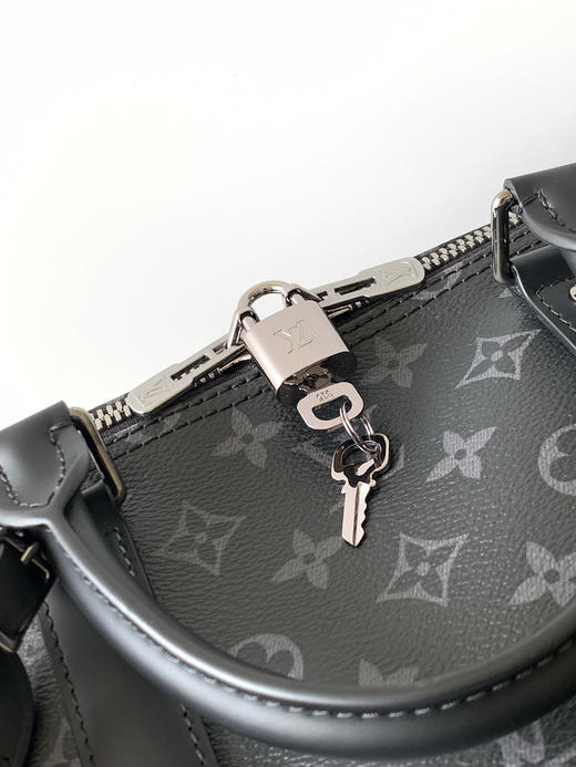 秋冬特惠💰中号45cm💰1430 大号50cm💰1530 特大号55cm💰1630 渠道级LV【精钢五金 MB163c01变码芯片】M40569 M40568 M40605黑花旅行手提包 商品图4