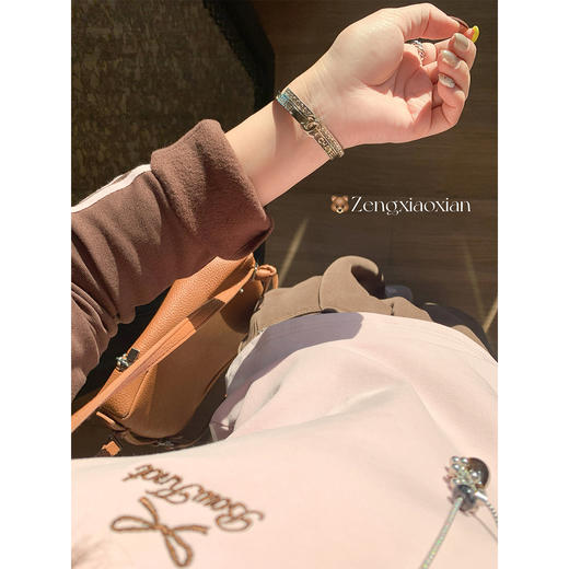 <曾小咸推荐> 美式v领拼接粉色长袖t恤 日常139.99 立减80 秒杀59.99！！ 商品图2