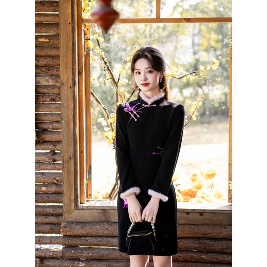 WC9596 黑色旗袍2025秋冬款中国风优雅气质短款莱奥尼加绒加厚显瘦修身 商品图3