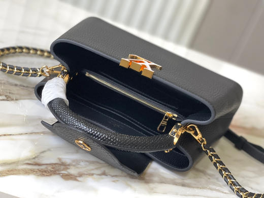 秋冬特惠💰1700 渠道级LV 新品 te级LV 动态芯片 M25611/M48865黑蜥蜴贝母珍珠链条 本款手袋 商品图6