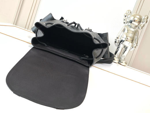 秋冬特惠💰1500 渠道级LV【全钢五金 MB163c01变码芯片】te级LV 全套包装 M41379黑格
 多功能Christopher 双肩包 商品图7