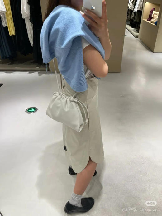 BV The Pouch mini 牛皮 石膏白 云朵包 商品图2