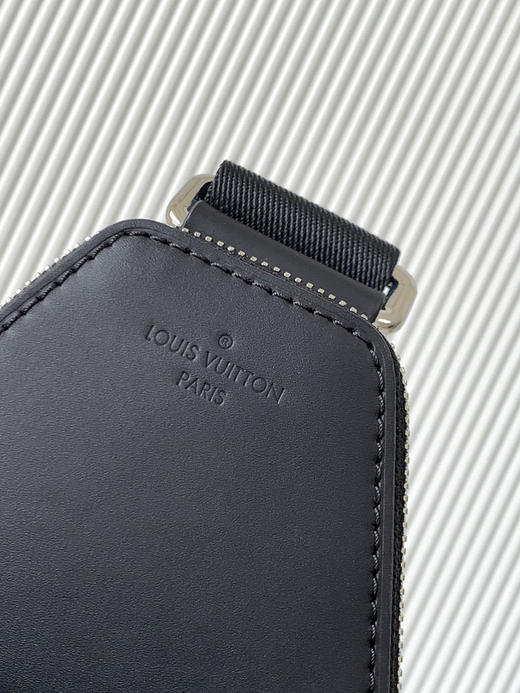 秋冬特惠💰1200 渠道级LV【全钢五金 MB163c01变码芯片】te级LV 全套包装 M45302黑格 本款 Avenue 单肩包 商品图5