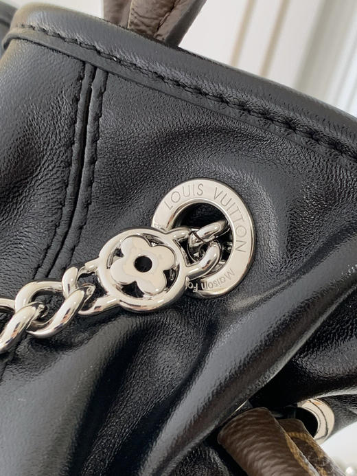 秋冬特惠💰1530 渠道级LV【全钢五金 MB163c01变码芯片】te级LV 全套包装 M25522黑色 LV Vibe 系列推出Off Duty双肩包 商品图5