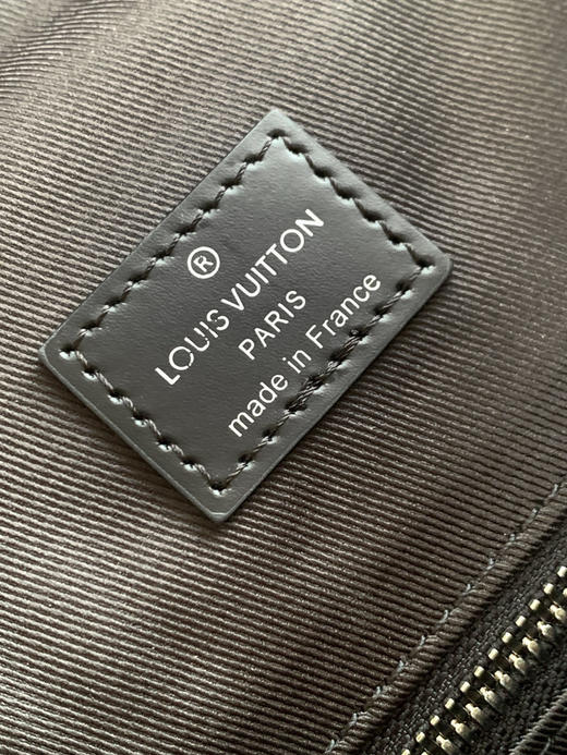 秋冬特惠💰1500 渠道级LV【全钢五金 MB163c01变码芯片】te级LV 全套包装 M41379黑格
 多功能Christopher 双肩包 商品图8