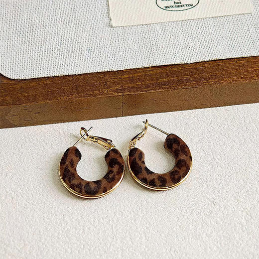 复古豹纹细腻质感植绒材质银针耳环-纪念日百货门店同款168046547 商品图0