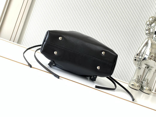 秋冬特惠💰1530 渠道级LV【全钢五金 MB163c01变码芯片】te级LV 全套包装 M25522黑色 LV Vibe 系列推出Off Duty双肩包 商品图3