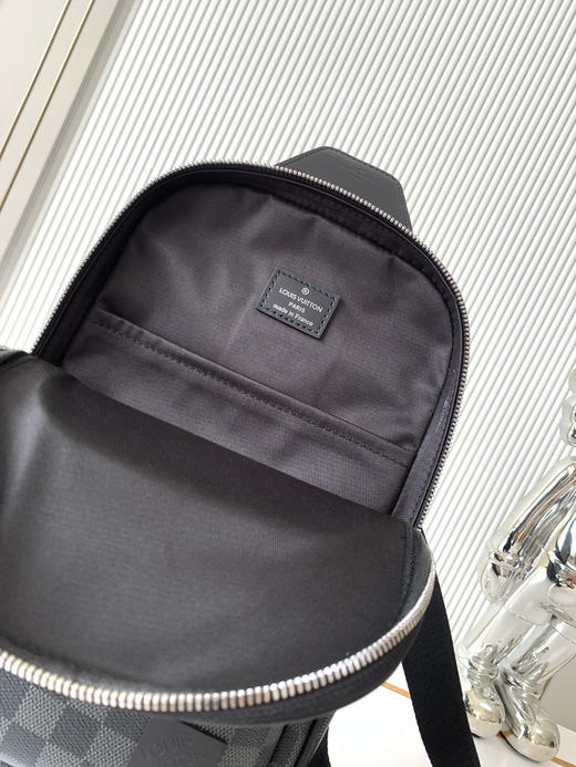 秋冬特惠💰1200 渠道级LV【全钢五金 MB163c01变码芯片】te级LV 全套包装 M45302黑格 本款 Avenue 单肩包 商品图7