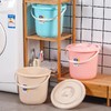 带盖小水桶 塑料迷你桶 小塑料桶搞卫生清洁桶美术洗笔桶钓鱼桶手提水桶手提收纳桶随机颜色1个 商品缩略图1