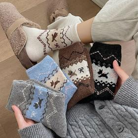 破价秒杀！19.9五双【优质棉混纺柔软亲肤❗️充满慵懒松弛感】袜子女士中筒袜秋季新品费尔岛小狗堆堆袜潮流百搭秋季保暖长筒袜。ja