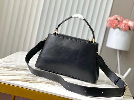 秋冬特惠💰1650 渠道级LV 新品 te级LV 动态芯片 M12924/M48865Souple黑油蜡 本款Capucines Souple手袋 商品图2