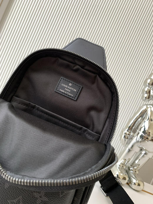 秋冬特惠💰1180 渠道级LV【A钢五金 MB163c01变码芯片】te级LV 全套包装 M47137黑花  M47137黑花本款 Avenue 小号单肩包 商品图7