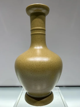 茶叶末鳝鱼黄赏瓶