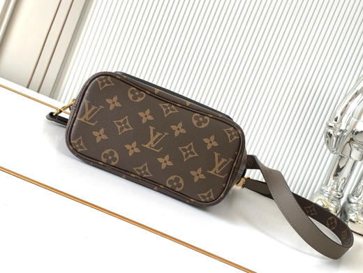 秋冬特惠💰1380 渠道级LV【全钢五金 变码芯片】te级LV 全套包装 M12109 老花 Neverfull Bandoulière Inside Out BB手袋 商品图3