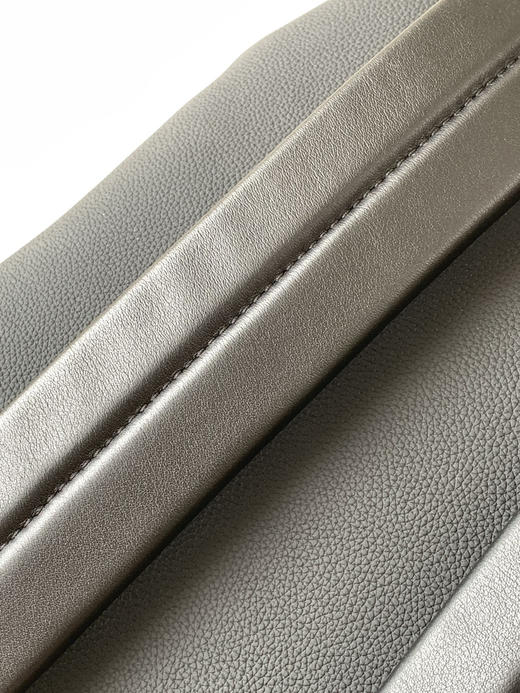 秋冬特惠💰1600 渠道级LV【全钢五金 MB163c01变码芯片】te级LV 全套包装 M46553压花黑 本款 Discovery 双肩包 商品图6