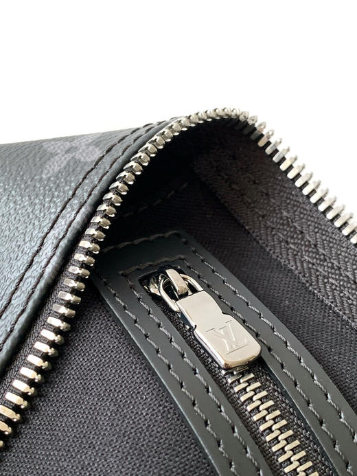 秋冬特惠💰中号45cm💰1430 大号50cm💰1530 特大号55cm💰1630 渠道级LV【精钢五金 MB163c01变码芯片】M40569 M40568 M40605黑花旅行手提包 商品图7