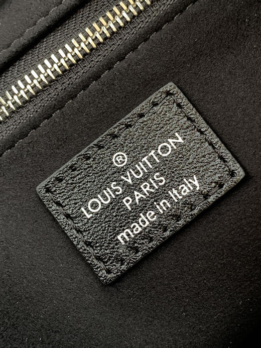 秋冬特惠💰1380 渠道级LV【全钢五金 MB163c01变码芯片】te级LV 全套包装 本款 M24861黑色 M12579灰色 CarryAll Cargo 小号手袋 商品图8