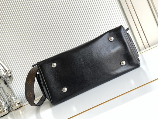 秋冬特惠💰1380 渠道级LV【全钢五金 MB163c01变码芯片】te级LV 全套包装 本款 M24861黑色 M12579灰色 CarryAll Cargo 小号手袋 商品图3