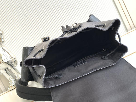 秋冬特惠💰1570 渠道级LV【全钢五金 MB163c01变码芯片】te级LV 全套包装 M45419黑拼灰花 本款Christopher中号双肩包 商品图7