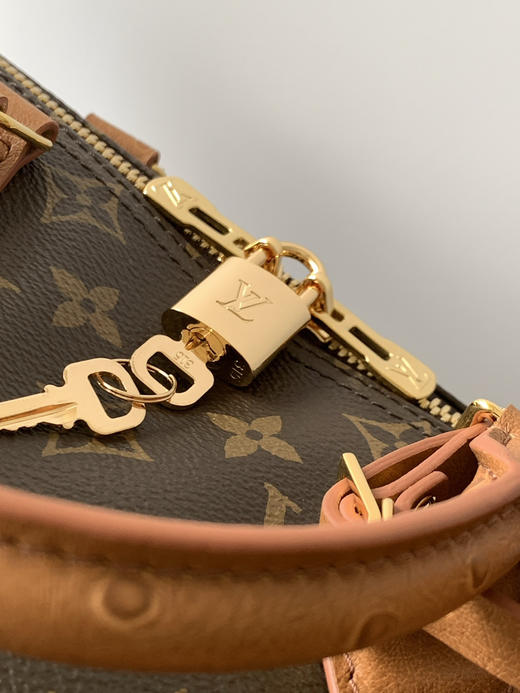 秋冬特惠💰1450 渠道级LV【全钢五金 MB163c01变码芯片】te级LV 全套包装 M87212鸵鸟纹珠链 Speedy Soft 30 Boho手袋 商品图4