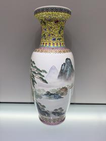 粉彩山水花篮瓶