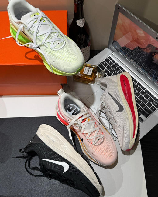 原装𝐕𝐨𝐦𝐞𝐫𝐨𝟏𝟖顶级缓震跑鞋运动鞋101506 商品图12