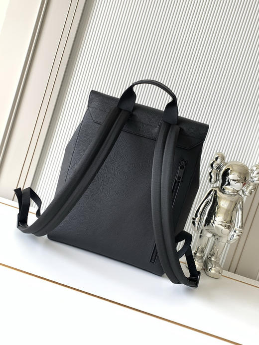 秋冬特惠💰1600 渠道级LV【全钢五金 MB163c01变码芯片】te级LV 全套包装 M21367黑色原厂皮 Flap 双肩包 商品图2