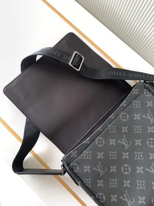 秋冬特惠💰1170 渠道级LV【全钢五金 MB163c01变码芯片】te级LV 全套包装 M46255黑花 本款 District 小号邮差包 商品图6