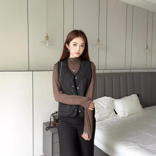 小香风高级感绗缝马夹纽扣款秋冬防风防寒保暖马甲女外穿休闲运动 商品图1