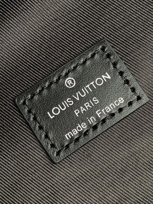 秋冬特惠💰1450 渠道级LV【全钢五金 MB163c01变码芯片】te级LV 全套包装 M43186黑花 风格休闲而精致，此款Apollo双肩包 商品图8