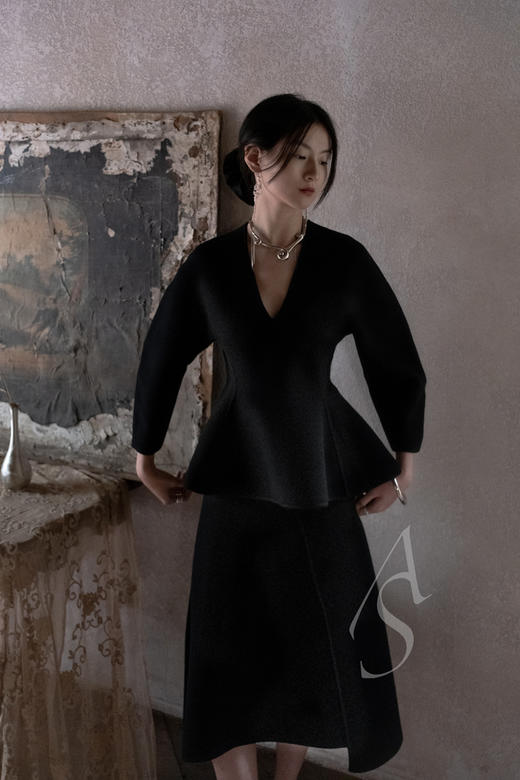 Ashlyn 25AW 奶油色/黑色Felix羊毛雕塑半裙 商品图3