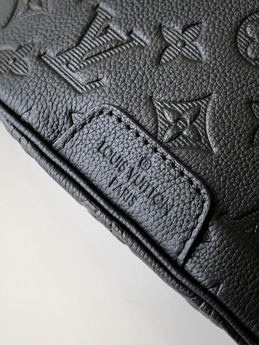 秋冬特惠💰1330 渠道级LV【全钢五金 MB163c01变码芯片】te级LV 全套包装 M46036黑色压花 本款 Discovery 腰包 商品图4