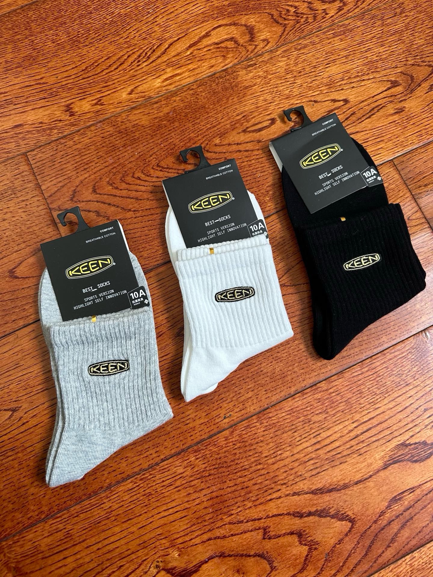 一组(黑白灰各1) 美户外品牌Keen刺绣中筒袜三双装