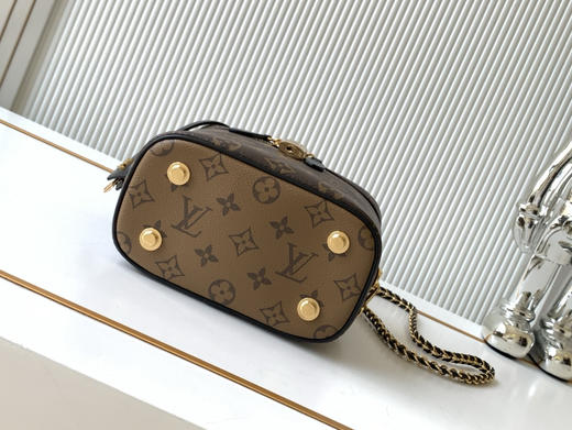 秋冬特惠💰1240 渠道级LV【全钢五金 MB163c01动态变码芯片】te级LV 全套包装 动态变码芯片 Nice 化妆包 M45165 商品图3