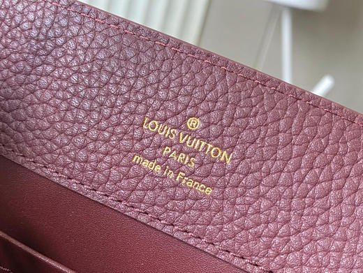 秋冬特惠💰1630 渠道级LV 新品 te级LV 精品 动态芯片 M25893/M48865酒红链条款 此款Capucines 手袋 商品图5