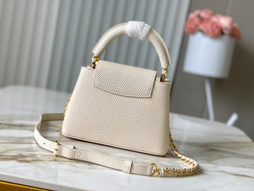 秋冬特惠💰1600 渠道级LV 新品 te级LV 动态芯片 M25611/M48865奶白蜥蜴贝母链条 本款手袋 商品图2