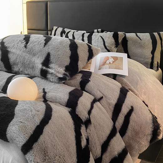 【一套约8.5斤重】A版400克兔兔绒B版220克牛奶绒赫本系列斑马纹兔兔绒四件套 商品图13