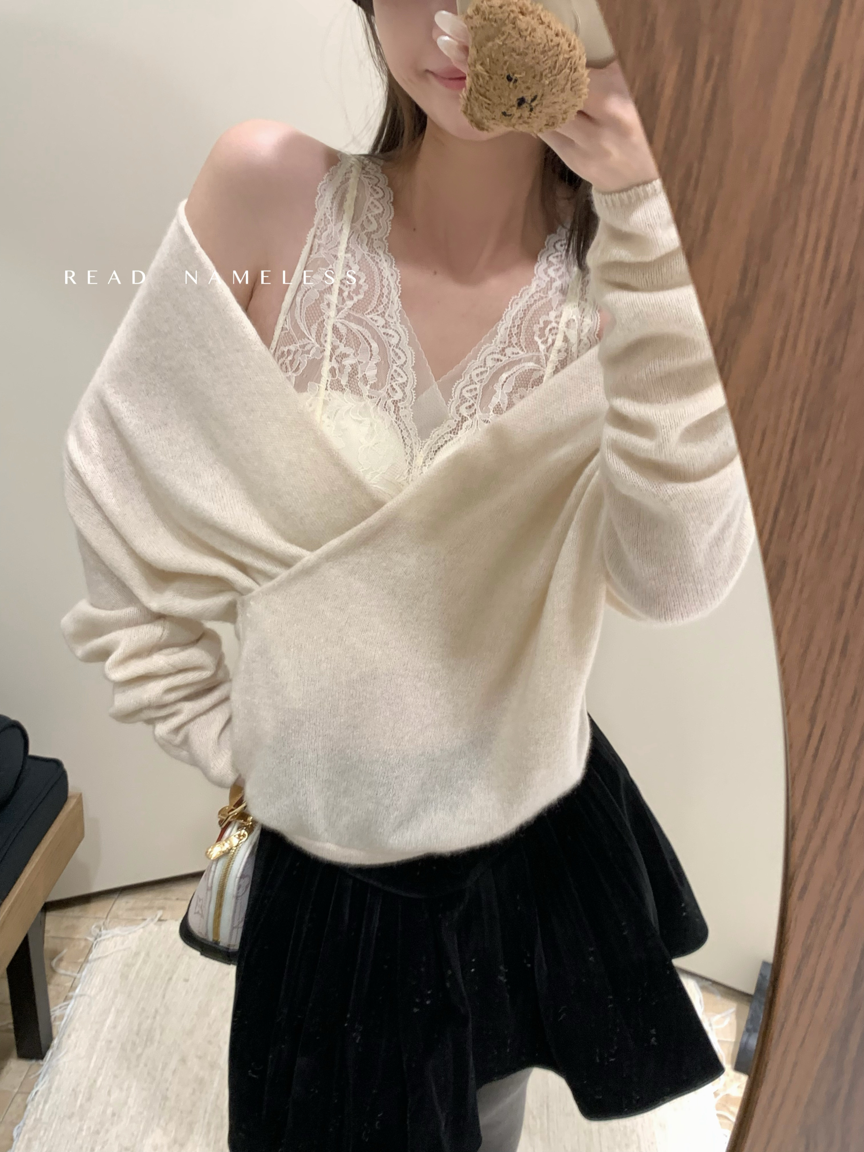 Read Nameless /100%白色山羊绒+黑色丝绒半裙+白色蕾丝胸垫背心 2025/11/24