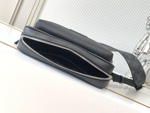 秋冬特惠💰1290 渠道级LV【全钢五金 MB163c01变码芯片】te级LV 全套包装 M30233黑花 OUTDOOR 小号邮差包 商品图7