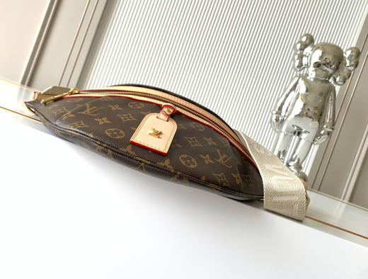 秋冬特惠💰1250 渠道级LV【全钢五金 MB163c01变码芯片】te级LV 全套包装 M46784老花 High Rise 腰包 商品图3