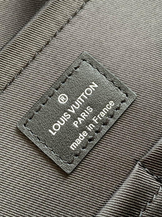 秋冬特惠💰1350 渠道级LV【全钢五金 MB163c01变码芯片】te级LV 全套包装 M14020黑花 本款 Discovery Slim 双肩包 商品图8