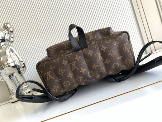 秋冬特惠💰1430 渠道级LV【全钢五金 变码芯片】te级LV 全套包装 M44874 本款 Palm Springs中号双肩包为实用背包 商品图3