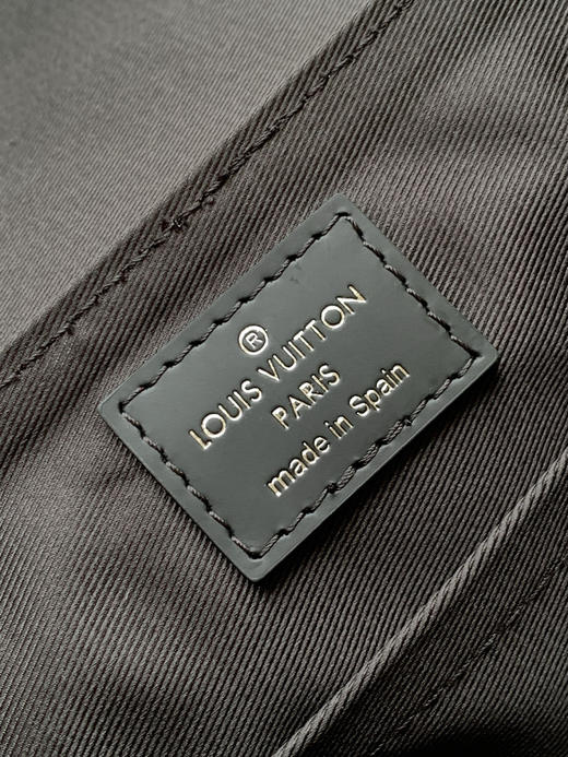 秋冬特惠💰1170 渠道级LV【全钢五金 MB163c01变码芯片】te级LV 全套包装 M46710黑格 本款 District 小号邮差包 商品图8