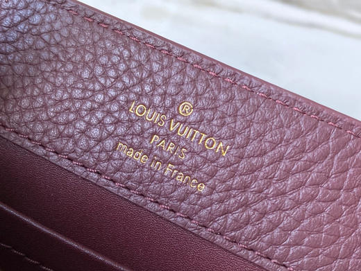 秋冬特惠💰1530 渠道级LV 新品 te级LV 动态芯片 M25893/M48865酒红链条款 此款Capucines 手袋 商品图7